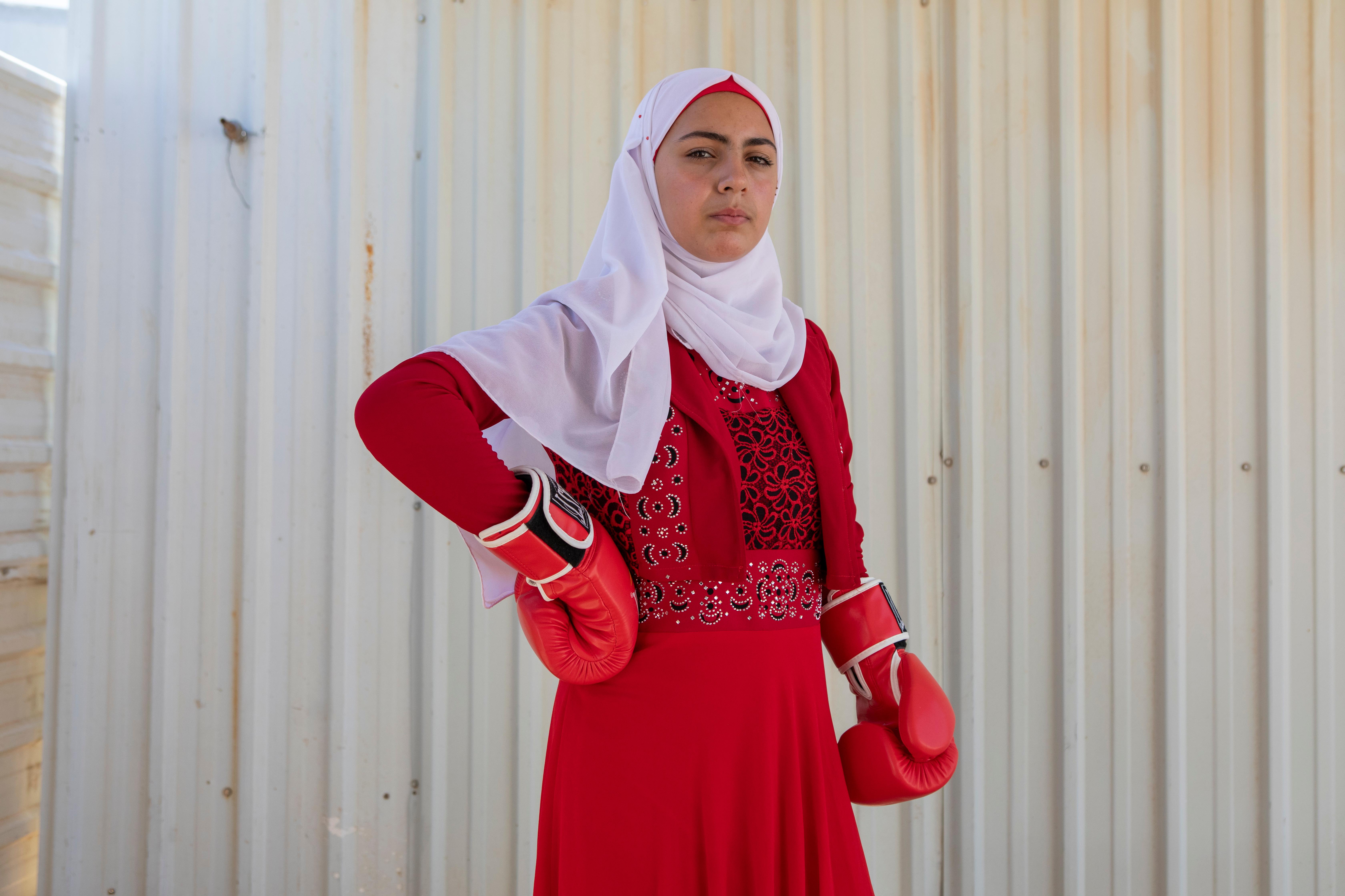 CH11113452_A-portrait-of-Shehab-16-at-a-Girls-Empowerment-Centre-run-by-Save-the-Children-in-Zaatari