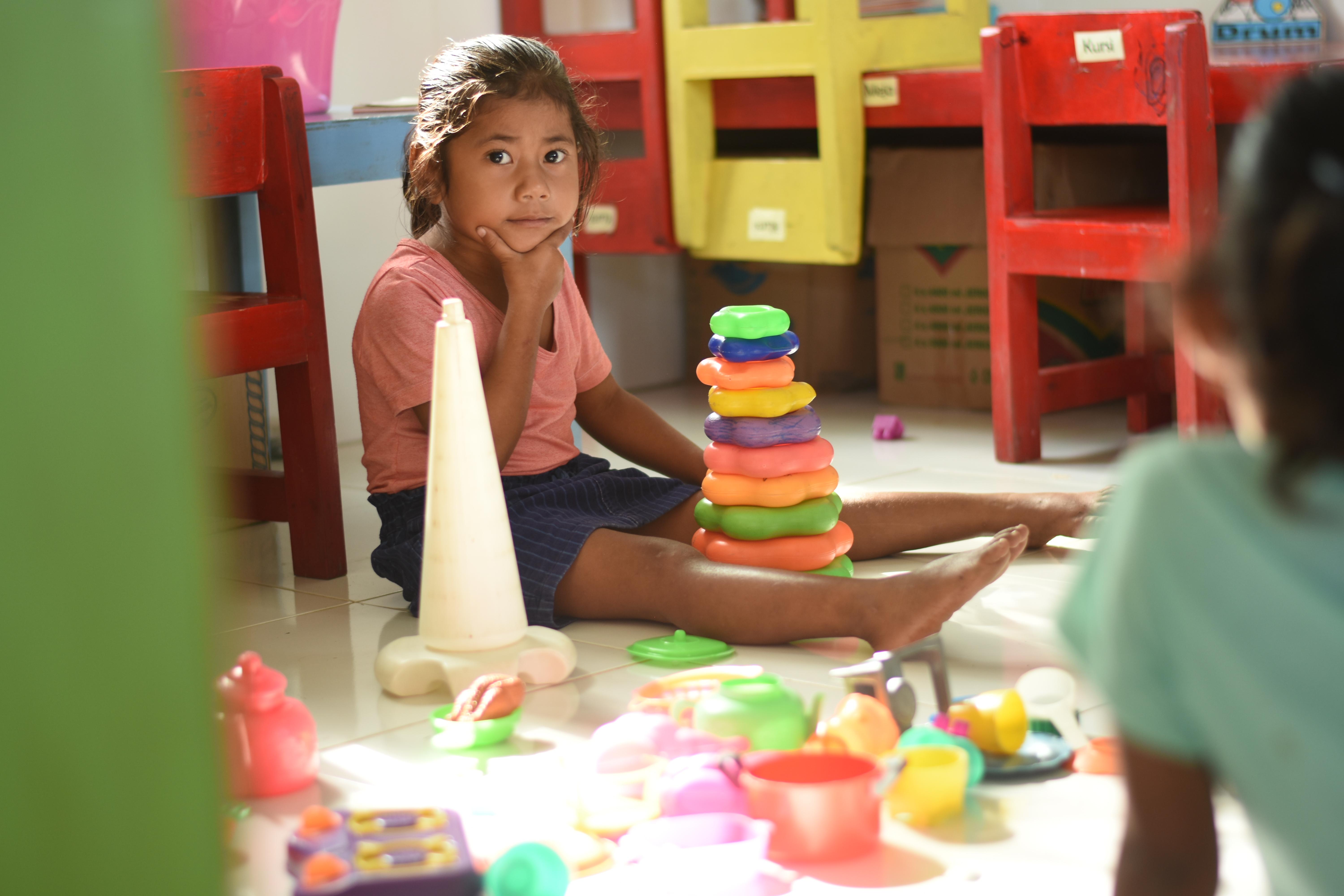 CH1811823_Juwita, 5, Participating in Early Learning Activities