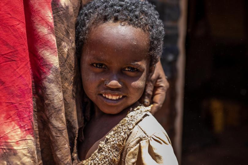 Amburo* (4) and her family were displaced by drought and live in a camp in Somalia where they access Save the Children services 