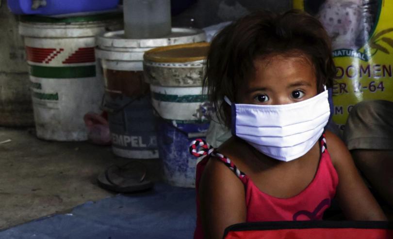  Feliza, 5, wearing a washable mask