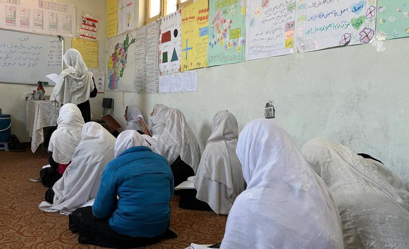 Girls attending a community based class run by Save the Children in Afghaistan