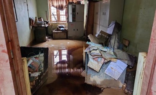 Floods in Vietnam school 