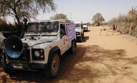 In North Darfur, Save the Children uses mobile loudspeakers and local radios to raise awareness of COVID-19 prevention measures.