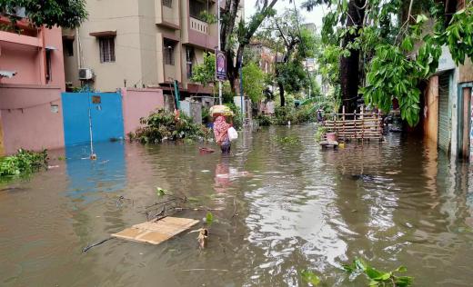 Heavy rains and flooding as Cyclone Amphan impacts large parts of Kolkata, West Bengal, India