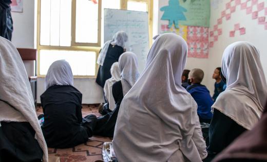 Girls in a community school set by Save the Children in Afghanistan 