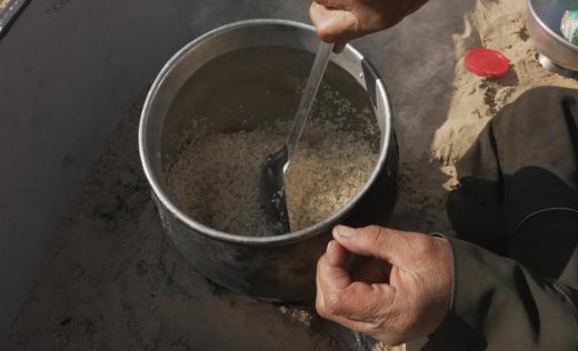 Rice in a pot in Gaza